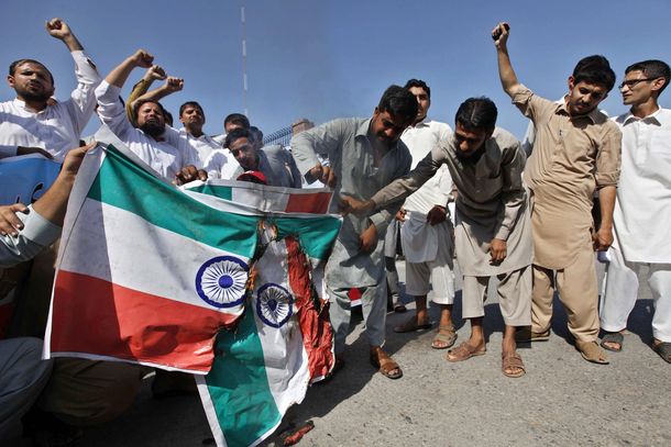 India y Pakistán entran en crisis por la muerte de nueve civiles en Cachemira