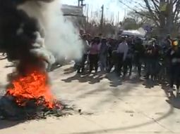 Dolor y bronca en un pueblo en llamas por el femicidio de Ludmila Pretti