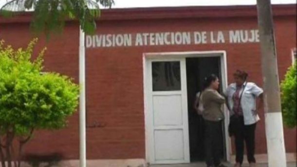 Por haberse portado mal, encerró a su hijastra durante cinco días sin comida ni bebida