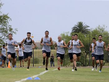 El pibe que debuta en Boca y sueña con tirarla a la segunda bandeja