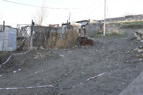 Misterio en Comodoro: un hombre fue encontrado muerto con 60 puñaladas