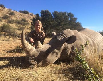 Indignación en Facebook por una cazadora de animales