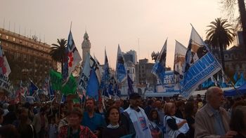 comenzo la marcha de la resistencia de las madres de plaza de mayo comenzo la marcha de la resistencia de las madres de plaza de mayo