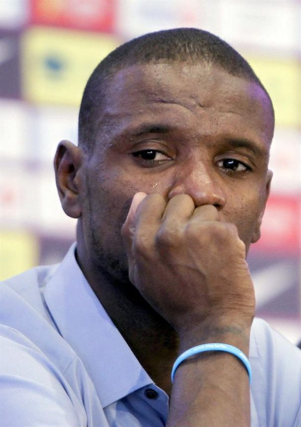 Entre lágrimas, Abidal se despidió del Barcelona