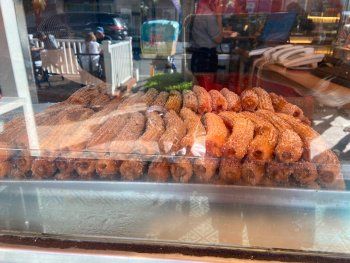 Famosa churrería puso en su lugar a un cliente xenófobo y negacionista de la pandemia
