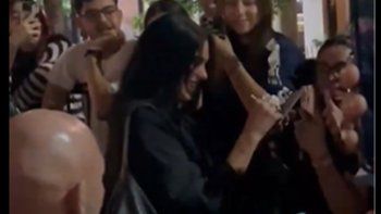dua lipa se reunio con sus fans y volvio a cantar de musica ligera dua lipa se reunio con sus fans y volvio a cantar de musica ligera