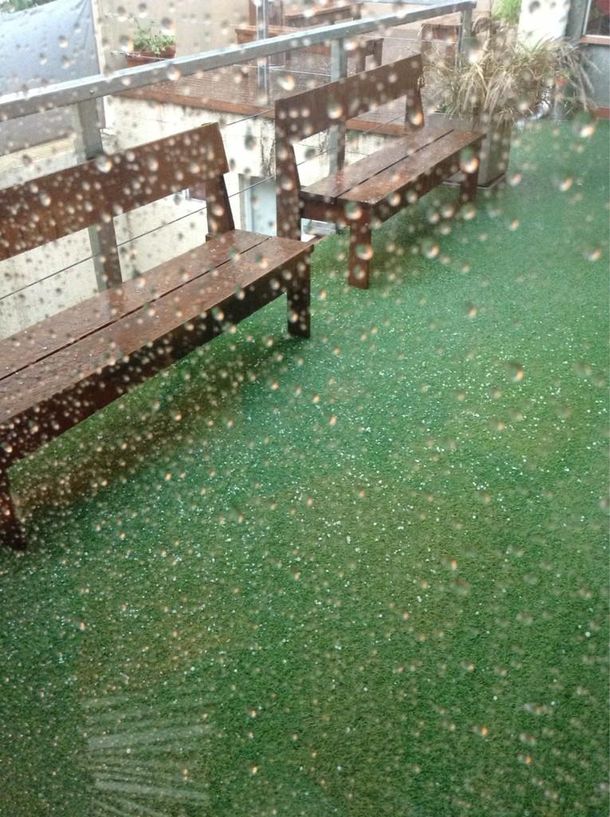 Mar del Plata recibió a los turistas con lluvias y granizo