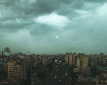 Jueves con tormentas fuertes en el AMBA: cuándo deja de llover