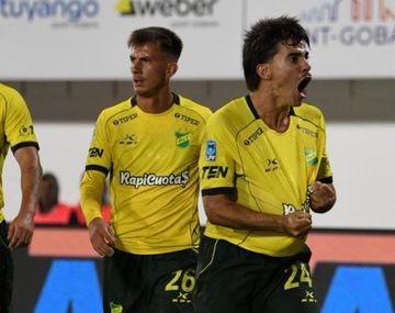 Defensa y Justicia brilló con 10 y venció a Unión de Santa Fe