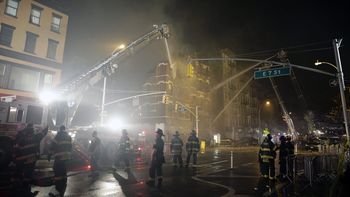 nueva york: son 19 los heridos por el incendio y derrumbe de un edificio nueva york: son 19 los heridos por el incendio y derrumbe de un edificio
