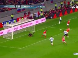 ¡Como en Boca! Pavón asistió y el Kun la metió