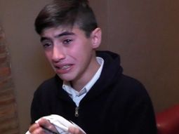 el sueno cumplido: entre lagrimas, un nene conto como fue el momento en el que messi y di maria le firmaron la camiseta el sueno cumplido: entre lagrimas, un nene conto como fue el momento en el que messi y di maria le firmaron la camiseta