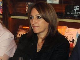 Intendenta de Rosario propone a su gabinete que viaje en colectivo