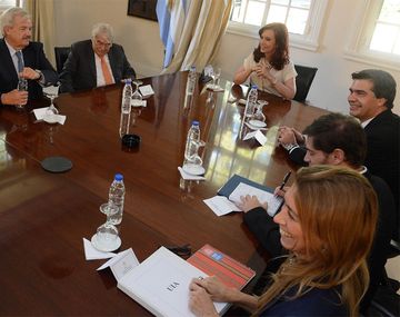 Dura respuesta de la UIA por el bloqueo de Camioneros