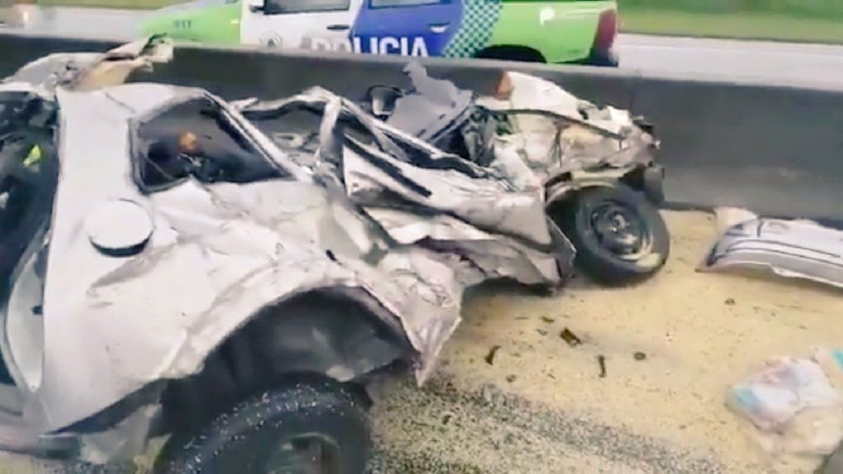 Choque en la Buenos Aires La Plata entre 4 autos hay una persona en