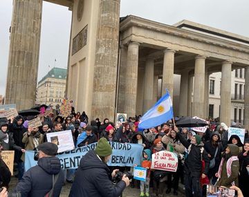 Varias partes del mundo se unieron a la Marcha Antifascista LGBT en apoyo a la Argentina