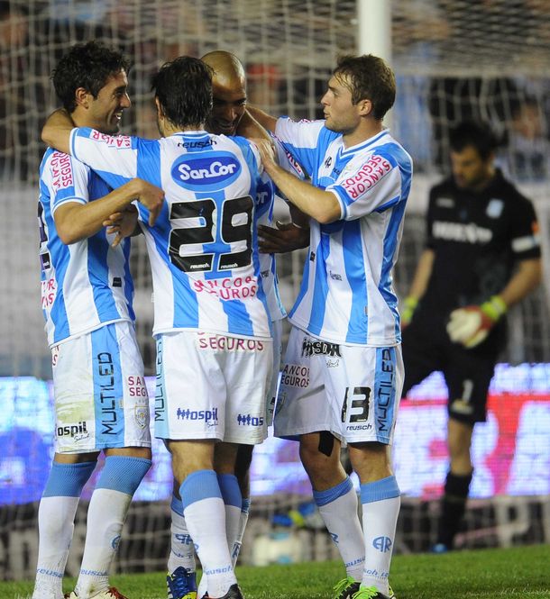 Atlético Rafaela le dio otro golpe a un Racing en caída libre