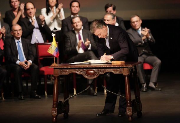 Colombia y las FARC firman acuerdo de paz
