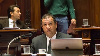 Sebastián Da Silva, senador por el Partido Nacional. Sebastián Da Silva, senador por el Partido Nacional.