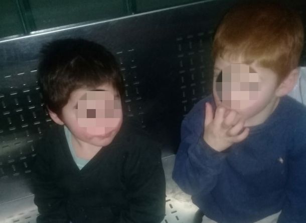 Tres hermanitos fueron rescatados y ahora se los disputan dos abuelas