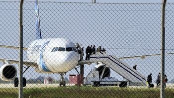 descartaron que haya una bomba en el avion secuestrado de egyptair descartaron que haya una bomba en el avion secuestrado de egyptair