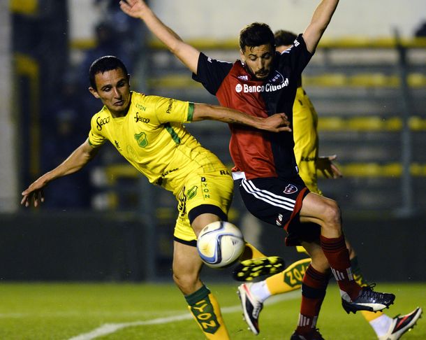 Defensa derrotó a Newell´s y profundizó su crisis