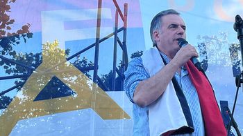 El exintendente de Canelones, Yamandú Orsi, desmintió la acusación en su contra de golpear a una mujer trans. El exintendente de Canelones, Yamandú Orsi, desmintió la acusación en su contra de golpear a una mujer trans.