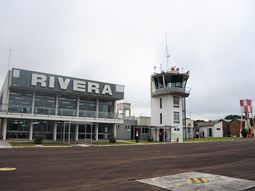 El Aeropuerto Internacional de Rivera será binacional, compartido por Uruguay y Brasil. El Aeropuerto Internacional de Rivera será binacional, compartido por Uruguay y Brasil.