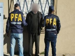 Lo apuñaló por una supuesta infidelidad y se dio a la fuga Lo apuñaló por una supuesta infidelidad y se dio a la fuga