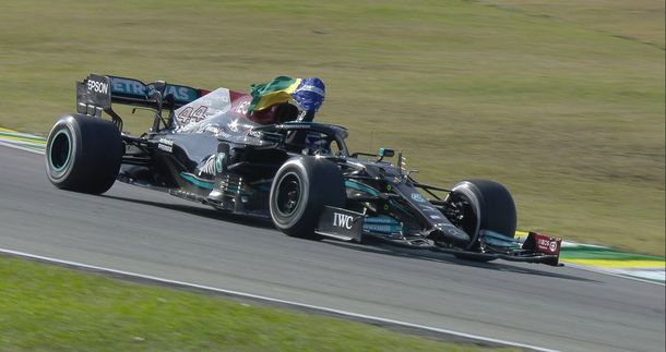 Hamilton ganó en Interlagos y celebró como Ayrton Senna