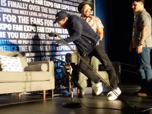 La caída de Michael J. Fox en un escenario que preocupó a sus fans