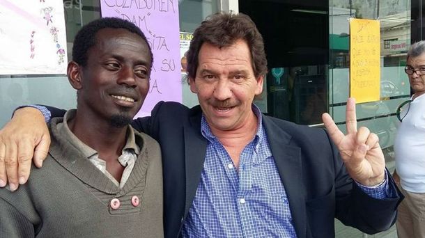 La colecta para que un africano pueda ver a sus hijos después de ocho años