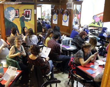 Son un bar cooperativa y les llegó una factura de luz de 160 mil pesos