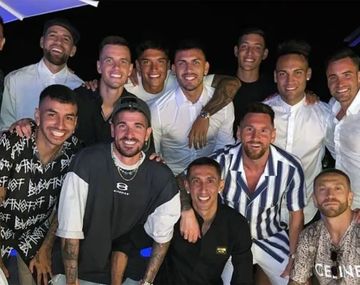 Messi celebró su cumpleaños con sus compañeros de la Selección
