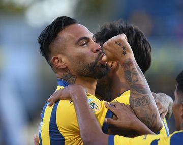 Rosario Central aplastó a Independiente: los tres goles