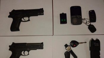 desbaratan banda que robaba autos: 4 detenidos y una pistola taser secuestrada desbaratan banda que robaba autos: 4 detenidos y una pistola taser secuestrada