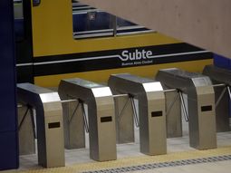 Metrodelegados paran el subte de 5 a 7 Metrodelegados paran el subte de 5 a 7