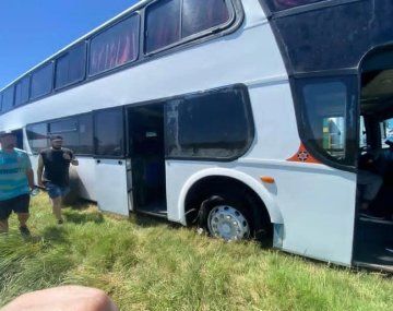 Micro con hinchas de Estudiantes quedó varado en Córdoba