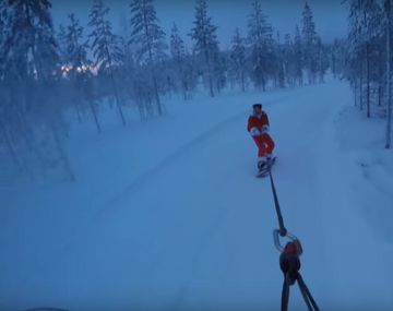 Casey Neistat hace snowboard con un drone