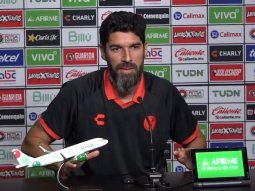 El desopilante cruce del Loco Abreu con un periodista mexicano: Tierra y barrio