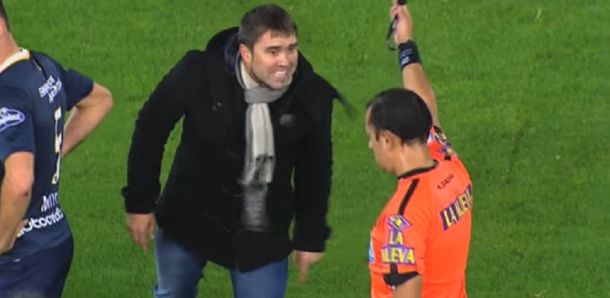 El ataque de furia de Coudet que motivó su expulsión en Rosario