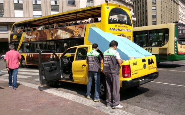 El Frente para la Victoria denuncia el secuestro de material de campaña en la Ciudad