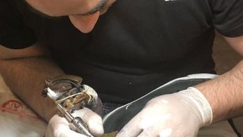 ¡que te hiciste! el llamativo tatuaje del hijo de jorge sampaoli ¡que te hiciste! el llamativo tatuaje del hijo de jorge sampaoli