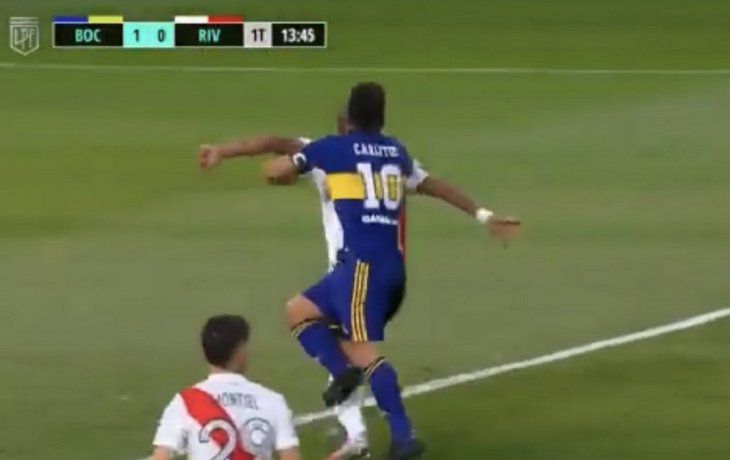 Los hinchas de River, furiosos en las redes por el polémico gol de Tevez