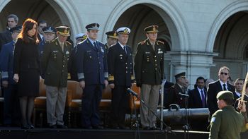 oficializan los aumentos para fuerzas de seguridad y personal militar oficializan los aumentos para fuerzas de seguridad y personal militar