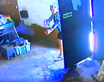 Le fueron a robar la ferretería y los echó a los tiros: un herido