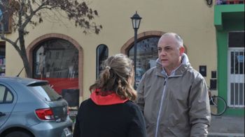 El intendente, médico de profesión, asistió a las víctimas de un pueblo del municipio. El intendente, médico de profesión, asistió a las víctimas de un pueblo del municipio.