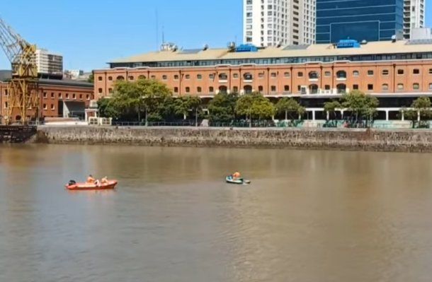 Macabro hallazgo en Puerto Madero: encontraron un cuerpo flotando en la Dársena Sur