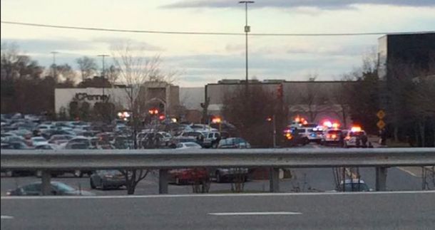 Tiroteo en un shopping de Nueva York: hay al menos dos heridos