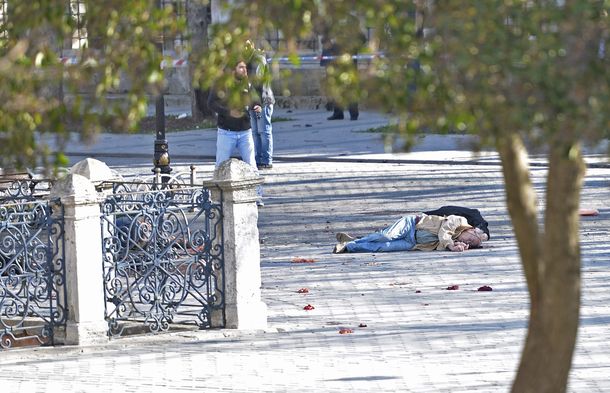 Al menos diez muertos por una explosión en un centro turístico de Estambul